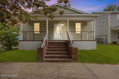 901 Walnut St, Wilmington, NC 28401 - photo 3