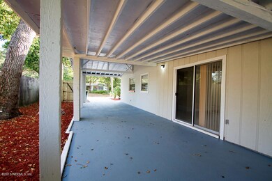 8939 Ricardo Ln, Jacksonville, FL 32216 - photo 6