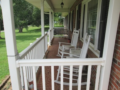 102 W Bridges St, Landrum, SC 29356 - photo 5