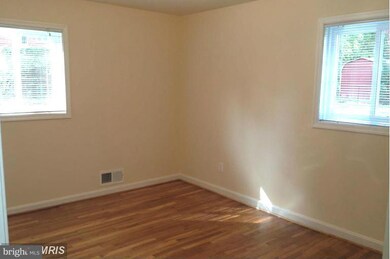13106 Parkland Dr, Rockville, MD 20853 - photo 5