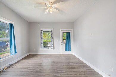 1419 12th St, Des Moines, IA 50314 - photo 4