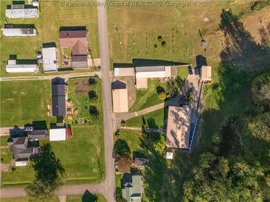 852 4th St, Mason, WV 25260 - photo 6