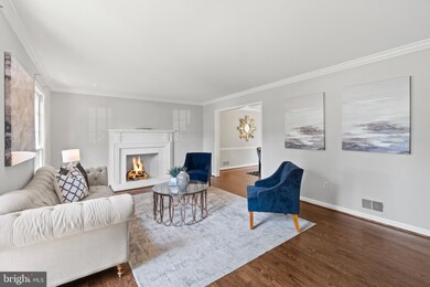 12813 Huntsman Way, Potomac, MD 20854 - photo 4