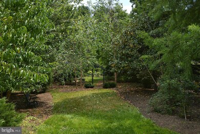 3907 Whispering Ln, Falls Church, VA 22041 - photo 7