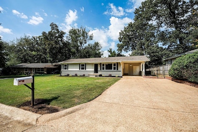 1625 Edgemont Dr, Florence, AL 35630 - photo 2