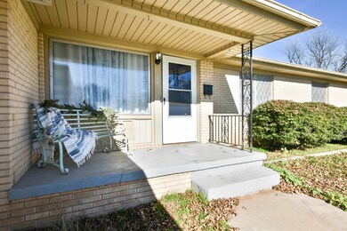 1901 W Chisholm Dr, Duncan, OK 73533 - photo 4