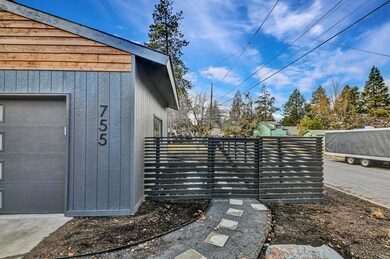 755 NE 12th St, Bend, OR 97701 - photo 3