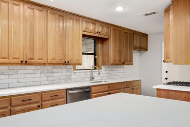 1821 Schumac Ln, Bedford, TX 76022 - photo 4