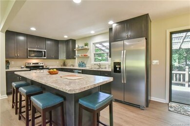 207 W Wynnbrook Dr, Hendersonville, NC 28792 - photo 5