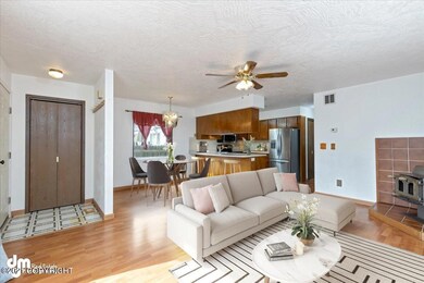 07-Living Room 20210722-DW-3446_Final