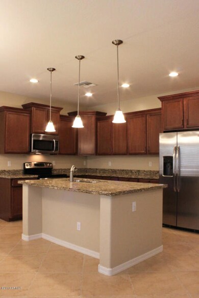 005 Island with pendant lighting