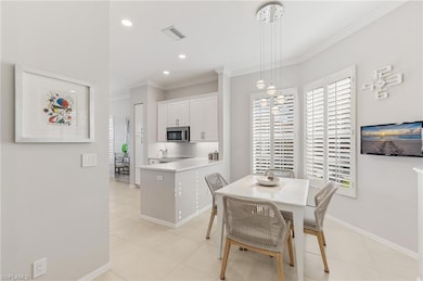 Beautifully Updated Kitchen w/ Casual Dining