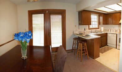 Eating space and kitchen