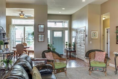 642 Sheffield Dr, Eagle Point, OR 97524 - photo 4