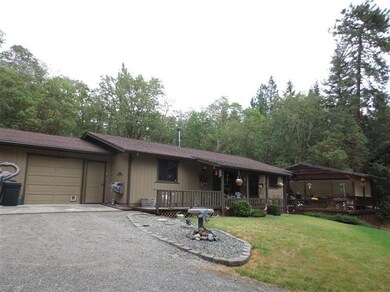 1540 Pinecrest Dr, Grants Pass, OR 97526 - photo 2