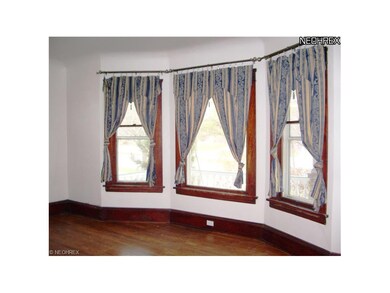 1453 Alameda, Lakewood Living Room Bay Window