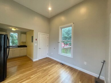 283 Market St unit 3, Rockland, MA 02370 - photo 3