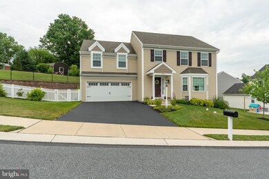 215 Kenneth Dr, Leola, PA 17540 - photo 2