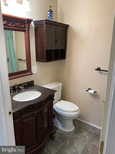 27 Compression Ct, Middle River, MD 21220 - photo 4