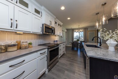 4417 SW Brandywine Ln, Topeka, KS 66610 - photo 5