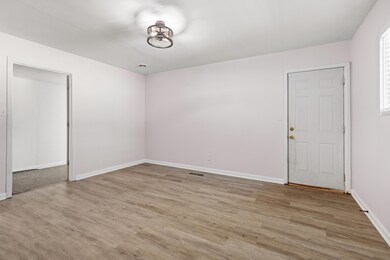 1015 N Indiana St, Griffith, IN 46319 - photo 6