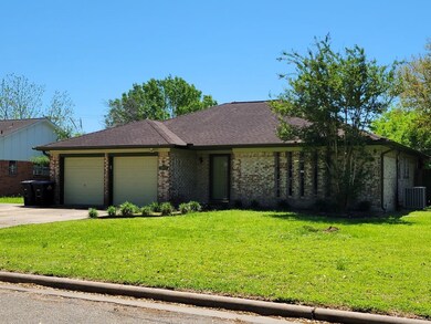 1815 Coffee St, Alvin, TX 77511 - photo 3