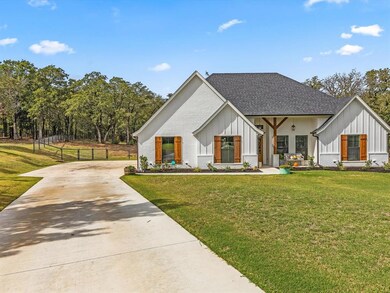 805 Backwood Ct, Azle, TX 76020 - photo 3