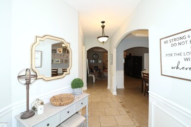 101 Belleview Ct - Foyer 2