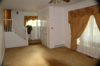 Living room+