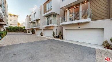 unlisted-address, Los Angeles, CA 90046 - photo 3