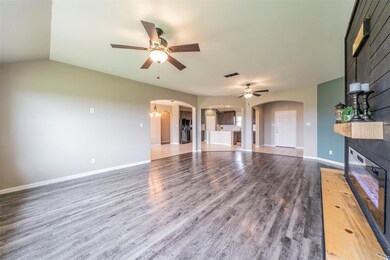 182 Live Oak Ln, Decatur, TX 76234 - photo 5