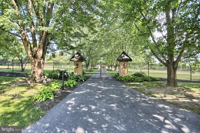 2290 Lambs Gap Rd, Enola, PA 17025 - photo 2