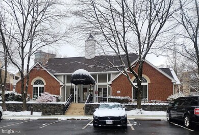 1504 Lincoln Way unit 119, McLean, VA 22102 - photo 2