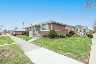 5556 S Tripp Ave, Chicago, IL 60629 - photo 2