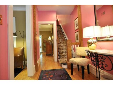 Entry/Foyer.