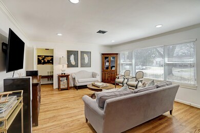 1736 Libbey Dr, Houston, TX 77018 - photo 2