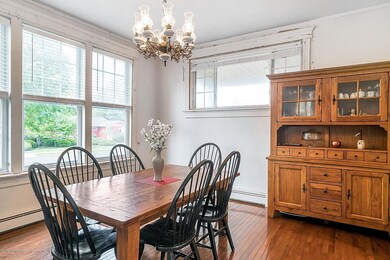 3 MacArthur 6 Dining Room