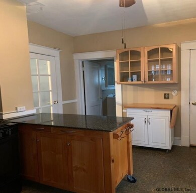 17 Wayne St, Troy, NY 12180 - photo 5