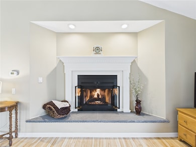 96 Nipmuc Trail unit F, North Providence, RI 02904 - photo 4