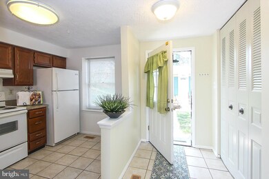 5998 Rowanberry Dr, Elkridge, MD 21075 - photo 3