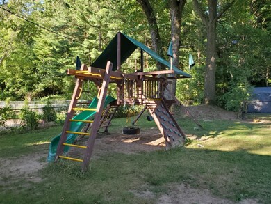 315 N Jackson St SE, Lowell, MI 49331 - photo 3