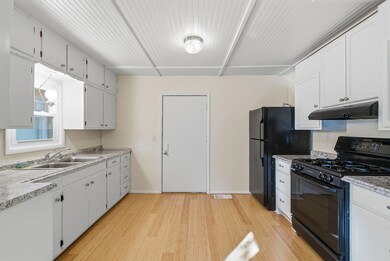 917 Carpenter St, Azle, TX 76020 - photo 7