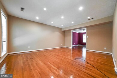 23083 Almond Ct, California, MD 20619 - photo 4