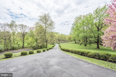 650 Ad Hoc Rd, Great Falls, VA 22066 - photo 3