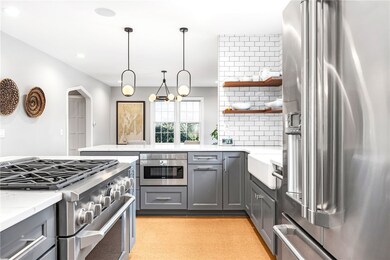 70 Dryden Ave, Pawtucket, RI 02860 - photo 6