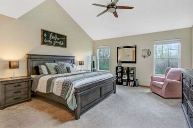 926 Crestville Ct, Gurnee, IL 60031 - photo 2