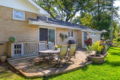 725 S Sleight St, Naperville, IL 60540 - photo 3