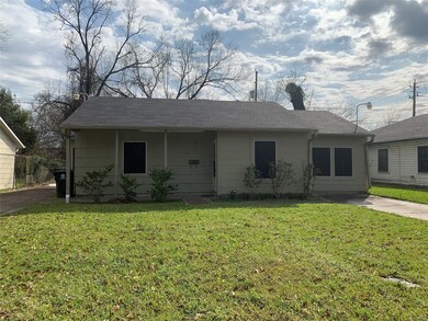 3906 Daphne St, Houston, TX 77021 - photo 2