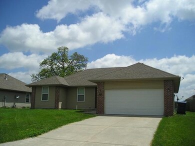 410 Daniel Dr, Nixa, MO 65714 - photo 2