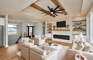 14417 Catalpa Dr, Urbandale, IA 50323 - photo 2